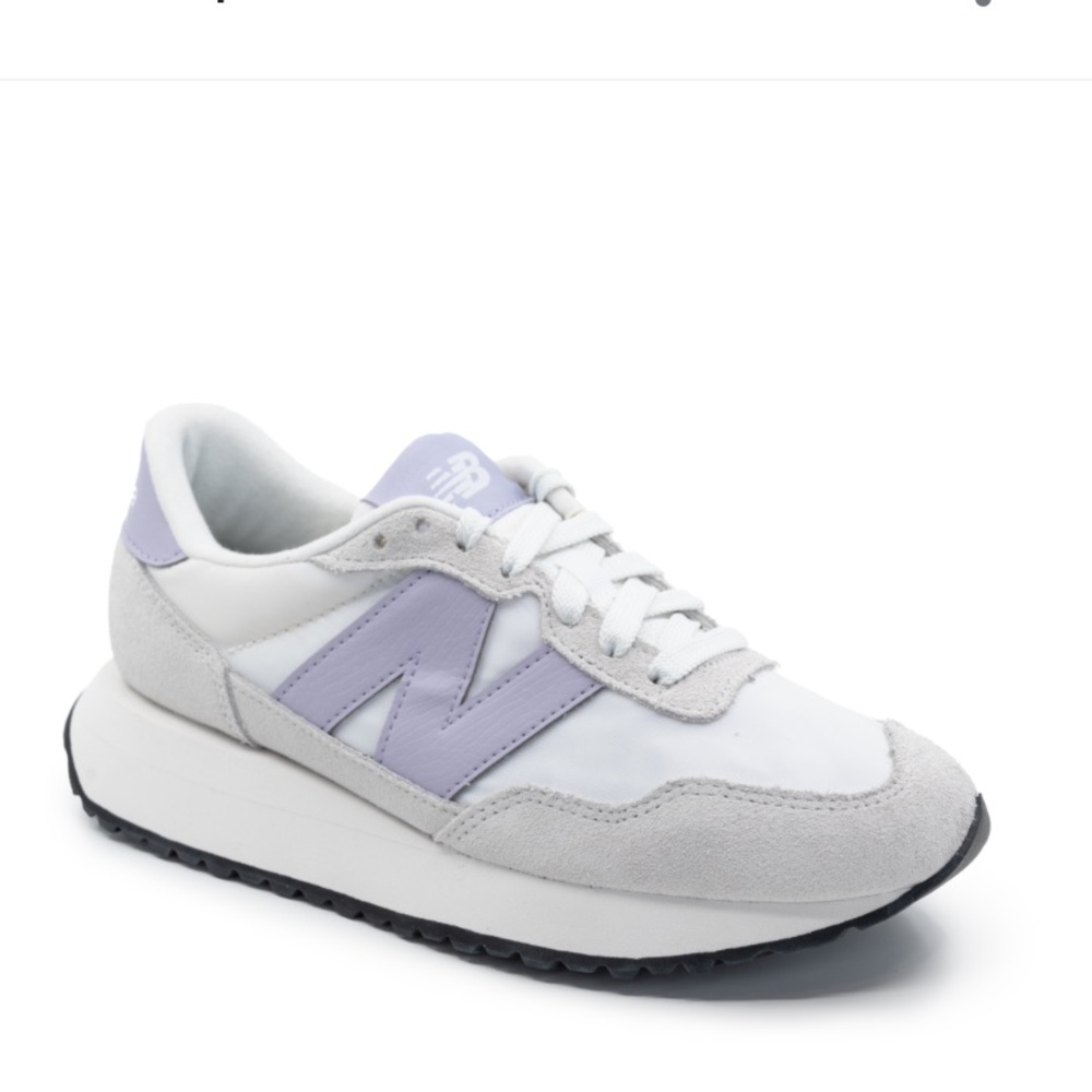EUC New Balance 237 - Women size 10